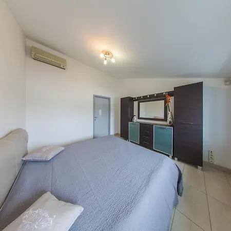 Mansard Antonovicha 4 * Kiew